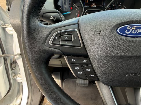 Used 2019 Ford Escape SEL image 17