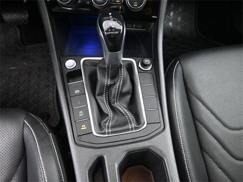 Certified 2022 Volkswagen Jetta SEL image 6