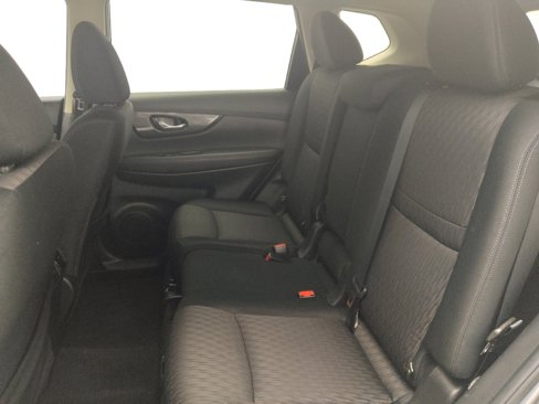 Used 2018 Nissan Rogue S image 18