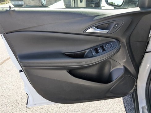 Used 2022 Buick Encore GX Select image 11