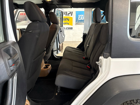 Used 2015 Jeep Wrangler Unlimited Rubicon w/ Max Tow Package image 32