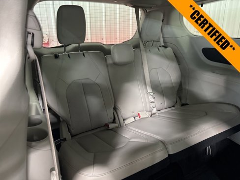 Certified 2021 Chrysler Pacifica Touring-L image 20