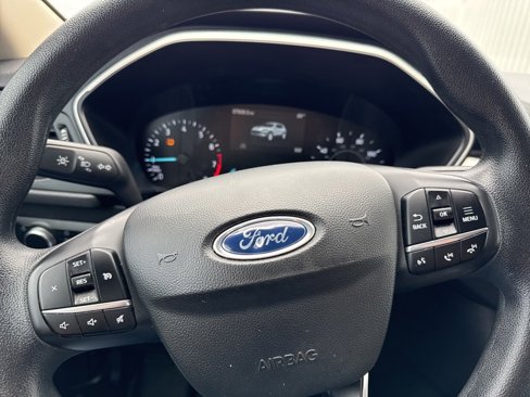 Used 2020 Ford Escape SE image 16