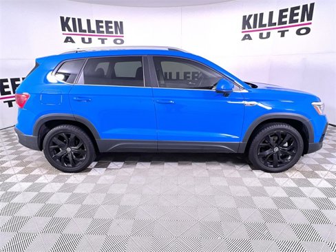 Used 2022 Volkswagen Taos SEL w/ Panoramic Sunroof Package image 8