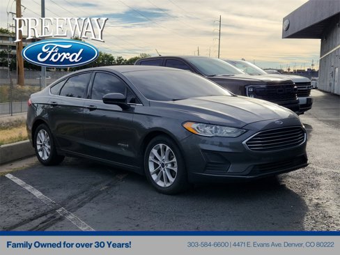 Used 2019 Ford Fusion SE image 1