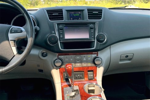 Used 2013 Toyota Highlander Limited image 7