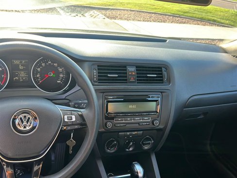 Used 2015 Volkswagen Jetta S image 3