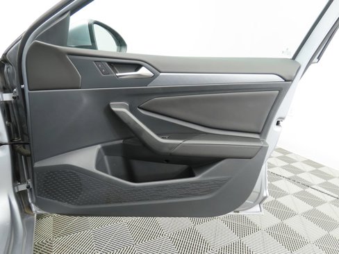 Certified 2024 Volkswagen Jetta SE image 26