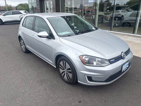 Used 2016 Volkswagen e-Golf SE image 4
