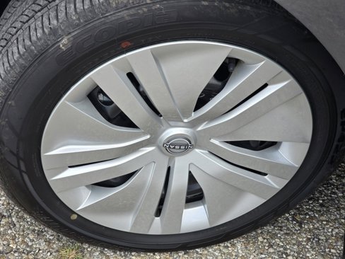 Used 2024 Nissan Leaf S image 30