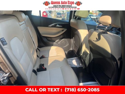Used 2018 INFINITI QX30 Premium image 10
