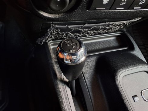 Used 2014 Jeep Wrangler Unlimited Rubicon image 8