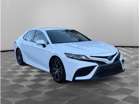 Used 2023 Toyota Camry SE image 7