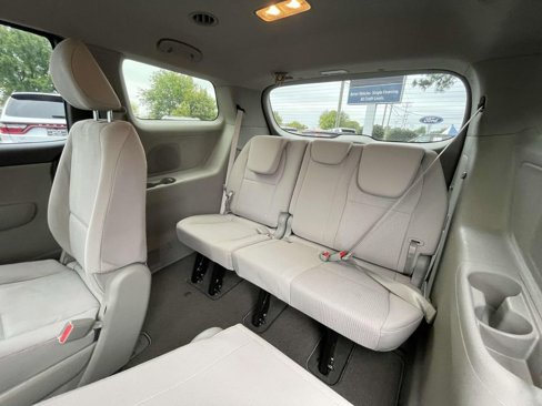 Used 2021 Kia Sedona LX image 26