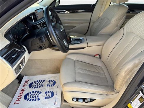 Used 2016 BMW 750i xDrive image 10