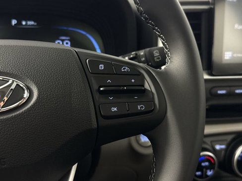 New 2025 Hyundai Venue SEL image 28