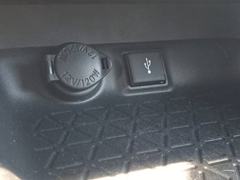 Used 2021 Toyota RAV4 LE image 22