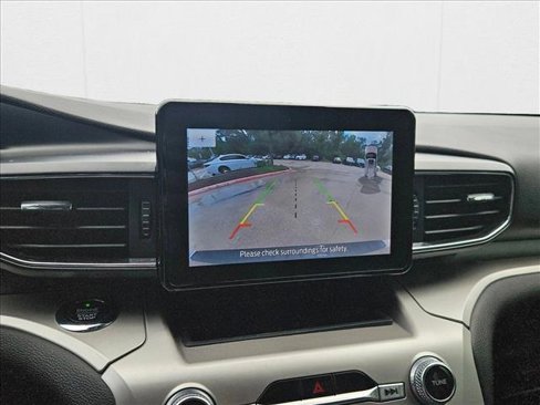 Used 2021 Ford Explorer XLT w/ Equipment Group 202A image 21