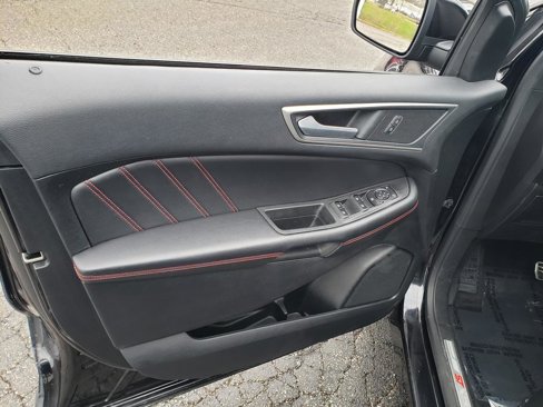Used 2022 Ford Edge ST-Line image 12