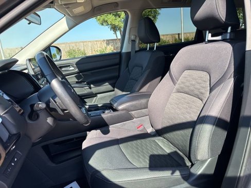 Used 2022 Nissan Pathfinder SV w/ SV Premium Package image 12