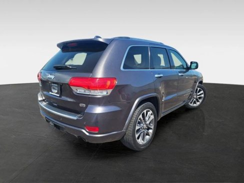 Used 2018 Jeep Grand Cherokee Overland image 3