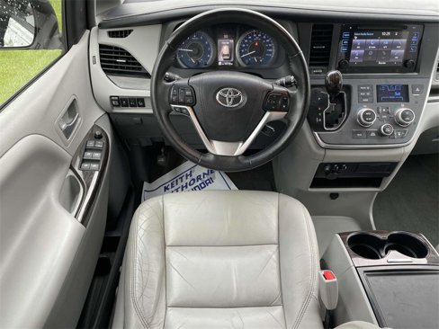 Used 2016 Toyota Sienna XLE image 12
