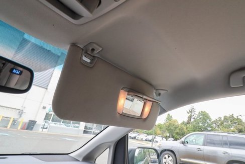 Used 2015 Toyota Sienna LE image 57