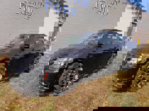 Used 2016 Chrysler 300 S w/ 300S Premium Group image 2