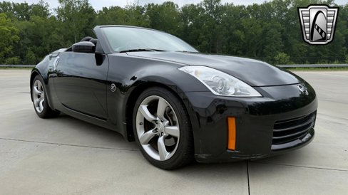 Used 2007 Nissan 350Z Touring image 4