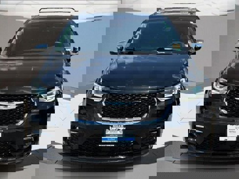 Used 2021 Chrysler Pacifica Limited w/ Premium & Safety Sphere Group image 10