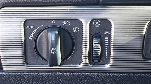 Used 2004 Ford Thunderbird image 28