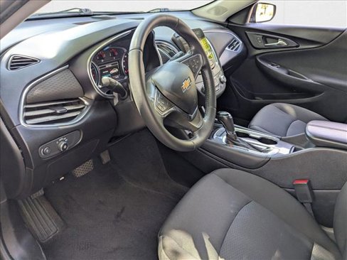 Used 2018 Chevrolet Malibu LT image 9