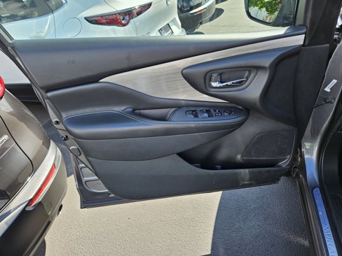 Used 2018 Nissan Murano SV image 17