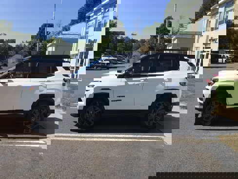 New 2025 Jeep Compass Limited w/ Sun and Sound Group image 4
