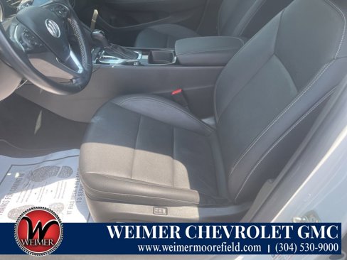 Used 2018 Buick Regal Essence w/ Driver Confidence Package #1 image 10