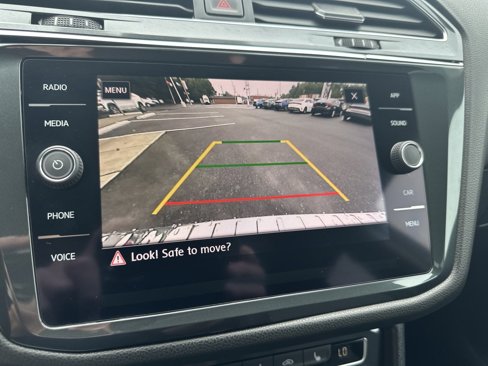 Used 2020 Volkswagen Tiguan SE w/ Panoramic Sunroof Package image 15