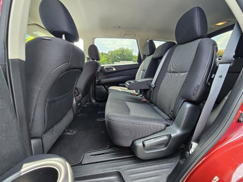 Used 2019 Nissan Pathfinder SV image 16