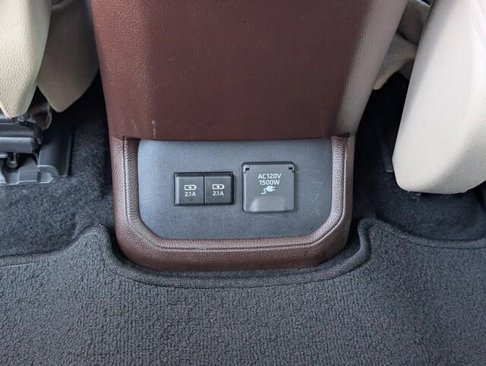 Used 2021 Toyota Highlander Platinum image 30