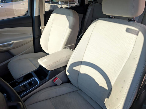 Used 2017 Ford Escape SE image 6