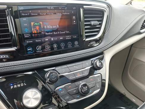 Used 2020 Chrysler Pacifica Limited image 23
