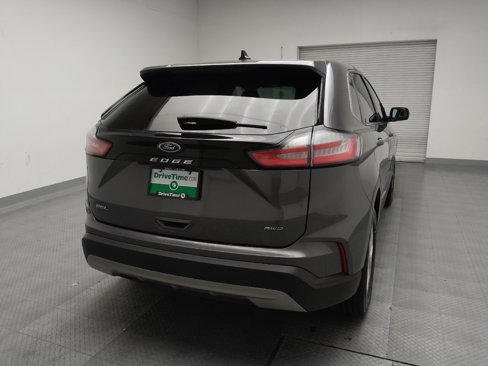 Used 2023 Ford Edge SEL image 7