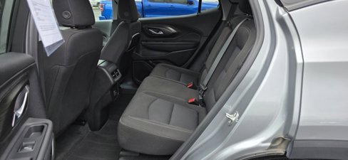 Used 2024 GMC Terrain SLE w/ Driver Convenience Package image 11