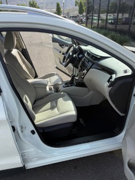 Used 2019 Nissan Rogue Sport SL w/ Premium Package image 11