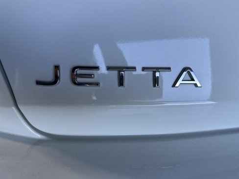 Used 2024 Volkswagen Jetta Sport image 10