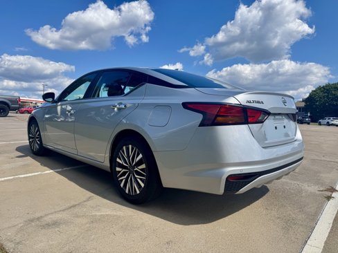 Used 2023 Nissan Altima 2.5 SV image 6