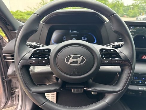 Certified 2025 Hyundai Elantra Sport image 13
