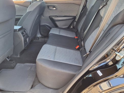 Used 2021 Nissan Rogue SV image 17
