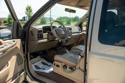 Used 2002 Ford F350 Lariat image 39