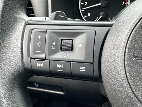 Certified 2024 Nissan Rogue S image 9