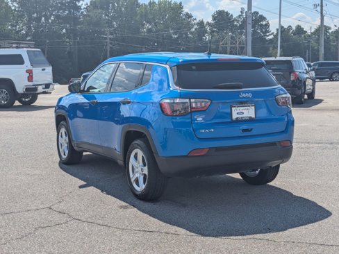 Used 2024 Jeep Compass Sport image 7
